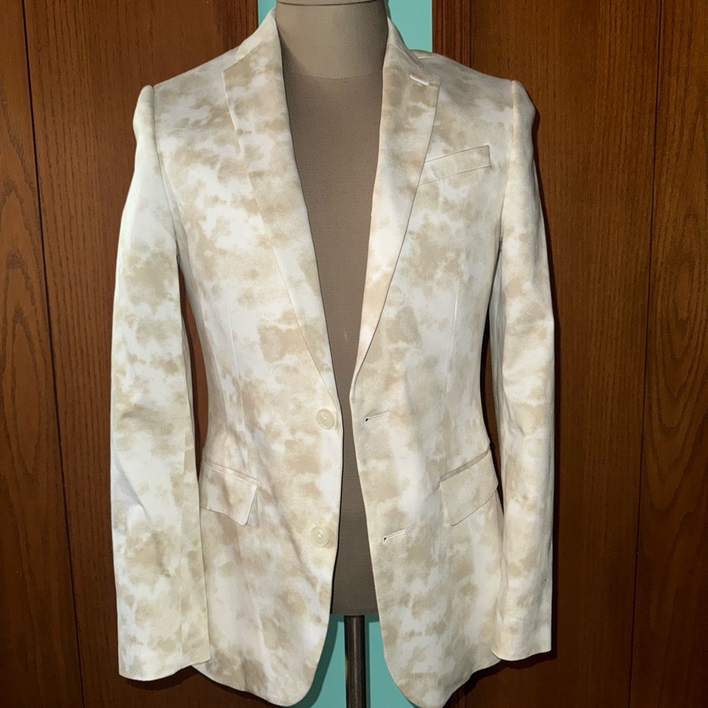 Elegant Cream and Tan Blazer